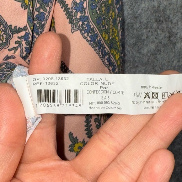 Bluss Paisley Women's Button-Up Top- Sz L - Picture 7 of 7